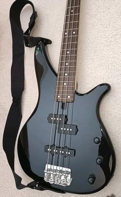 Yamaha RBX170 electric bass including strap + free case